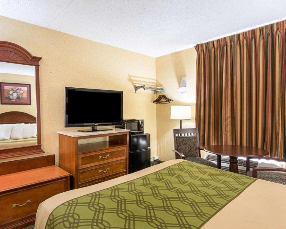 Econo Lodge Near Quantico Marine Base Дамфріс Екстер'єр фото