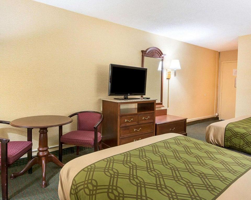 Econo Lodge Near Quantico Marine Base Дамфріс Екстер'єр фото