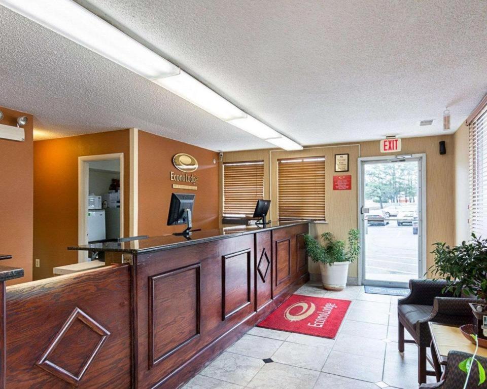 Econo Lodge Near Quantico Marine Base Дамфріс Екстер'єр фото